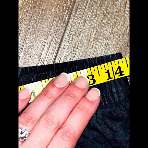 Vuori Men's Duraterra Ripstop Short Modern Fit Black Camouflage Size Small - Picture 4 of 5